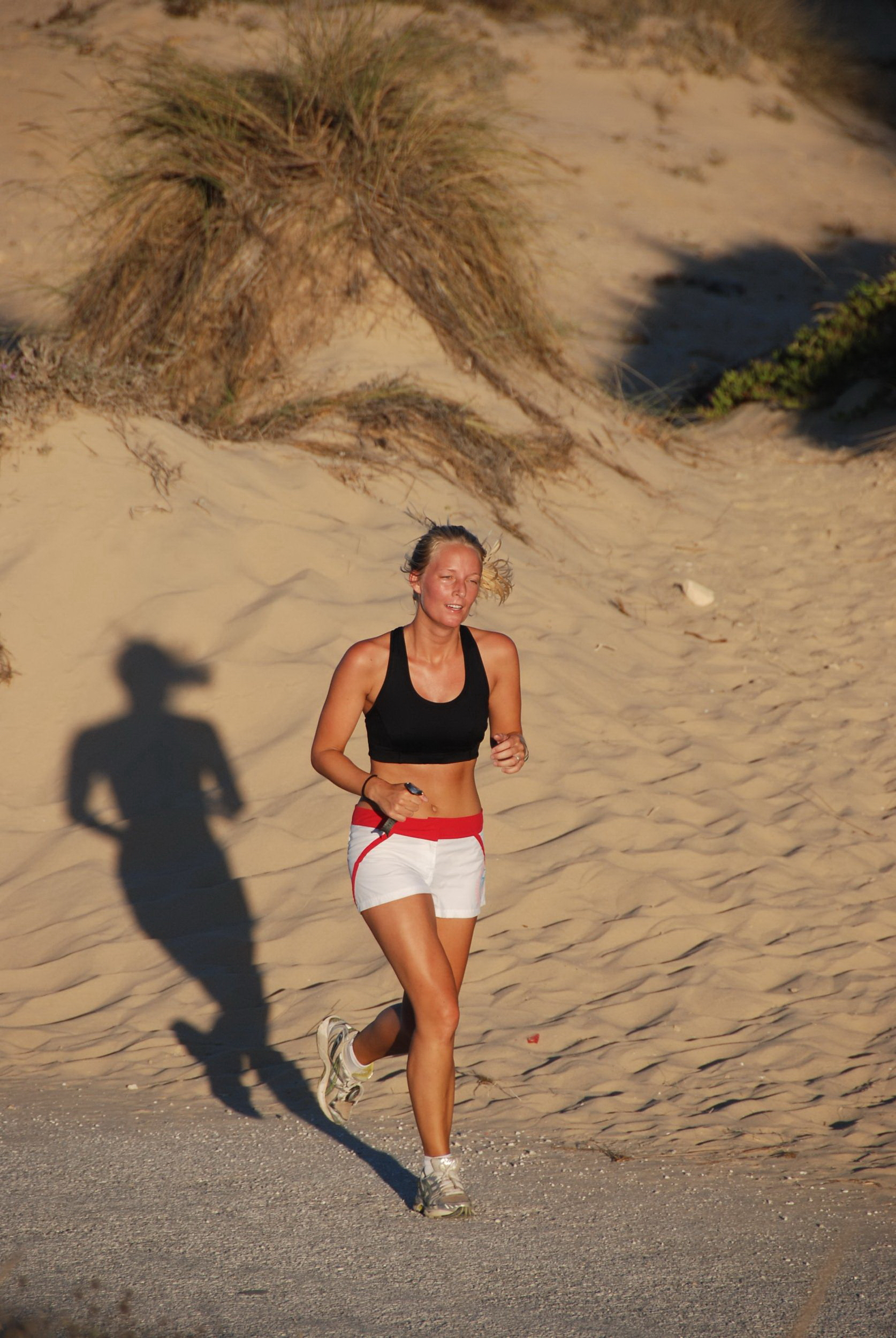 Read more about the article Mi Noche Prohibida en el Yate Privado: Polla Dura y Champagne Caliente