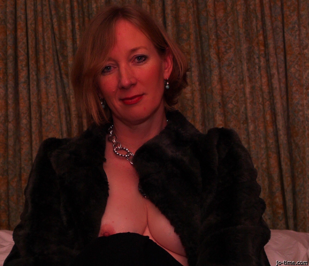 You are currently viewing Mi noche de deuda en el club VIP: placer exclusivo y crudo