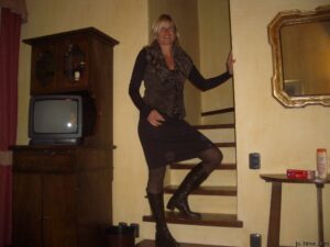 Read more about the article Mi Noche Ardiente en el Yate VIP: Aposté mi Tanga y Terminé Follando como una Diosa