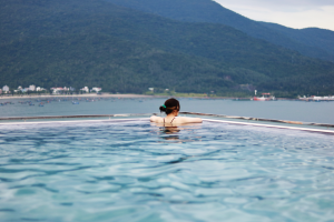 Read more about the article Mi aventura lésbica en el yate privado: placer VIP sin límites